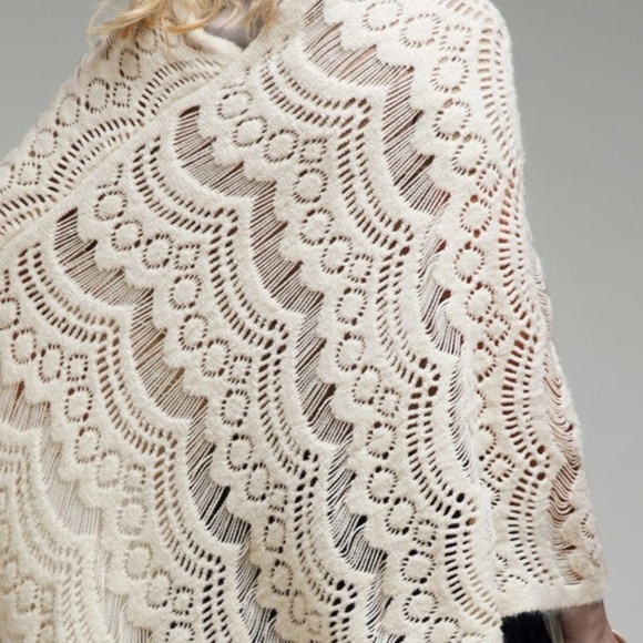 Women's Ruggine Prairie Inspired Knit V-Neck Fringe Poncho Oatmeal One Size - Picture 2 of 2